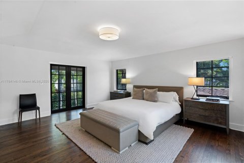 Casa en venta en Miami Beach, Florida, 4 dormitorios, 361.02 m2 № 1864196 - foto 18