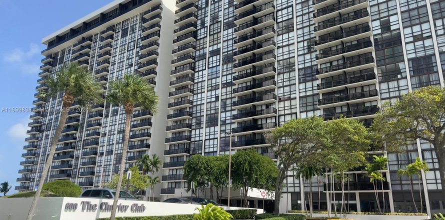 Condominio en Miami, Florida, 2 dormitorios  № 1979520