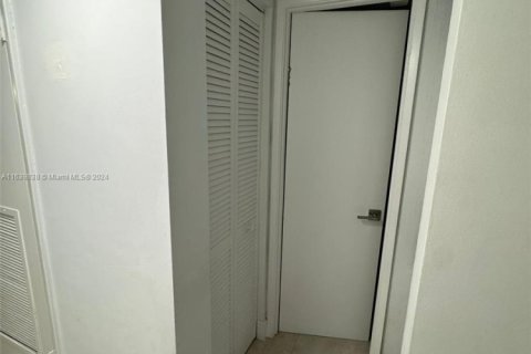 Condominio en venta en Miami, Florida, 2 dormitorios, 113.15 m2 № 1979520 - foto 30