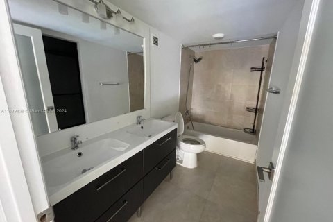 Condominio en venta en Miami, Florida, 2 dormitorios, 113.15 m2 № 1979520 - foto 22