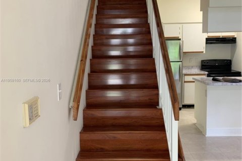 Condominio en alquiler en Hialeah, Florida, 1 dormitorio, 82.4 m2 № 2018072 - foto 9