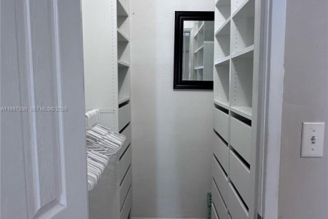 Купить кондоминиум в Помпано-Бич, Флорида 2 спальни, 87.33м2, № 2178460 - фото 29