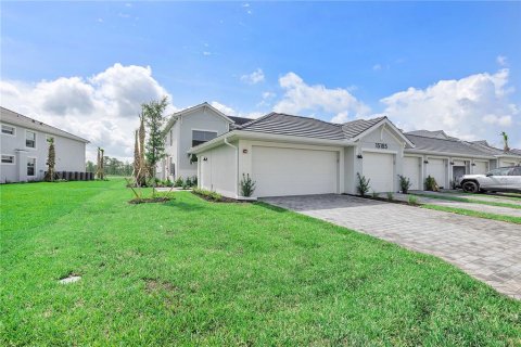 Copropriété à louer à Punta Gorda, Floride: 2 chambres, 145.76 m2 № 1903443 - photo 1