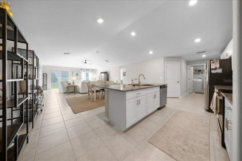 Casa en venta en Ocala, Florida, 4 dormitorios, 212.1 m2 № 2112749 - foto 9
