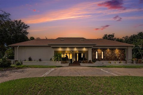 Casa en Ocala, Florida 4 dormitorios, 327.11 m2 № 2356167