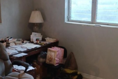 Villa ou maison à vendre à Hollywood, Floride: 3 chambres, 159.14 m2 № 2032077 - photo 8