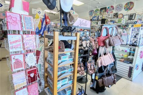 Immobilier commercial à vendre à Hialeah, Floride № 1942597 - photo 13