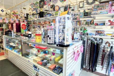 Immobilier commercial à vendre à Hialeah, Floride № 1942597 - photo 10