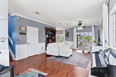 Купить виллу или дом в Хомстед, Флорида 3 спальни, 157м2, № 1940798 - фото 5