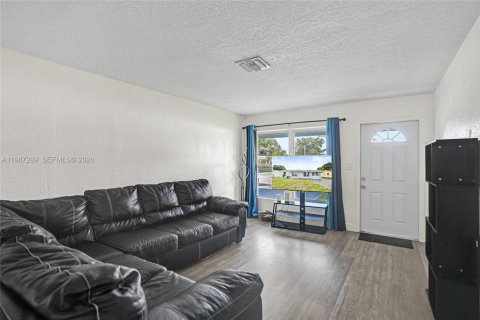 Villa ou maison à vendre à Lauderhill, Floride: 3 chambres, 115.2 m2 № 2047702 - photo 7