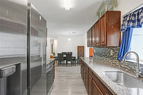 Villa ou maison à vendre à Lauderhill, Floride: 3 chambres, 115.2 m2 № 2047702 - photo 10