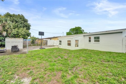 Villa ou maison à vendre à Lauderhill, Floride: 3 chambres, 115.2 m2 № 2047702 - photo 29