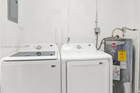 Villa ou maison à vendre à Lauderhill, Floride: 3 chambres, 115.2 m2 № 2047702 - photo 27