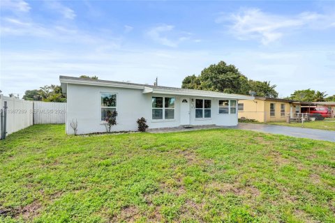 Villa ou maison à vendre à Lauderhill, Floride: 3 chambres, 115.2 m2 № 2047702 - photo 3