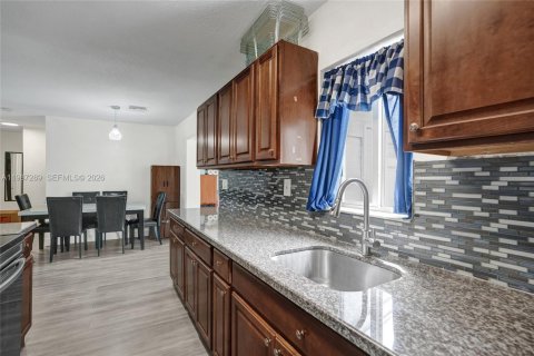 Villa ou maison à vendre à Lauderhill, Floride: 3 chambres, 115.2 m2 № 2047702 - photo 11