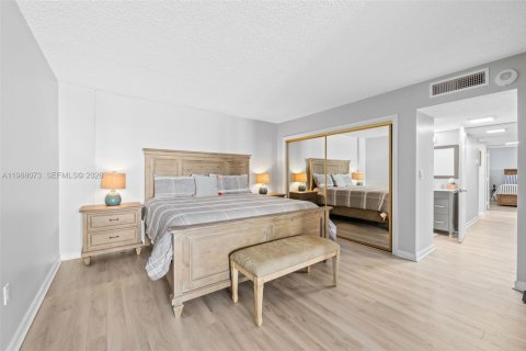 Copropriété à vendre à Pompano Beach, Floride: 2 chambres, 132.48 m2 № 2050628 - photo 7