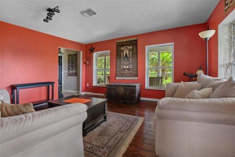 Casa en venta en Lake Wales, Florida, 3 dormitorios, 195.84 m2 № 1777403 - foto 5