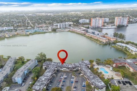 Copropriété à vendre à Miami, Floride: 1 chambre, 88.63 m2 № 2041773 - photo 24