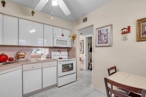 Copropriété à vendre à Miami, Floride: 1 chambre, 88.63 m2 № 2041773 - photo 10