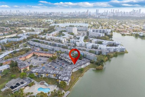 Copropriété à vendre à Miami, Floride: 1 chambre, 88.63 m2 № 2041773 - photo 25
