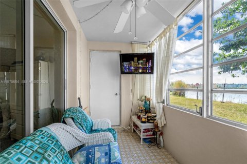 Copropriété à vendre à Miami, Floride: 1 chambre, 88.63 m2 № 2041773 - photo 13