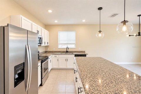 Villa ou maison à louer à Orlando, Floride: 4 chambres, 157.56 m2 № 2425537 - photo 6