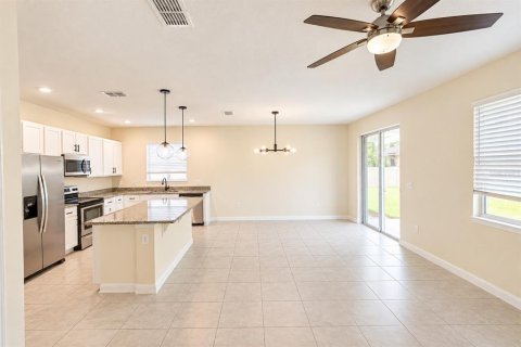 Villa ou maison à louer à Orlando, Floride: 4 chambres, 157.56 m2 № 2425537 - photo 5