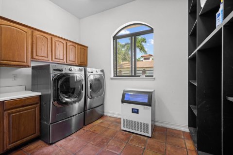 Apartment in Wellington, Florida 840.3 sq.m. № 2169836 - photo 14