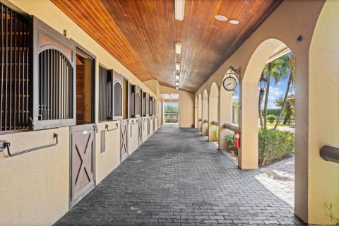 Apartment in Wellington, Florida 840.3 sq.m. № 2169836 - photo 7