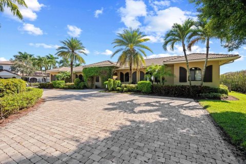 Apartment in Wellington, Florida 840.3 sq.m. № 2169836 - photo 2