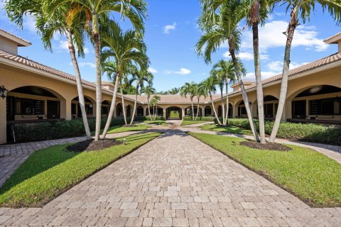Apartment in Wellington, Florida 840.3 sq.m. № 2169836 - photo 3
