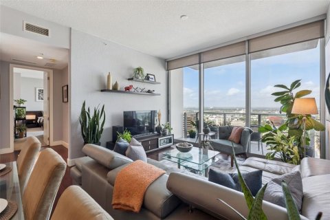 Condo in Orlando, Florida, 2 bedrooms № 2097586 - photo 11