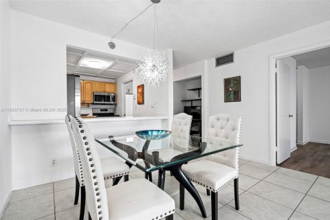 Copropriété à vendre à Pembroke Pines, Floride: 1 chambre, 74.32 m2 № 1954467 - photo 13