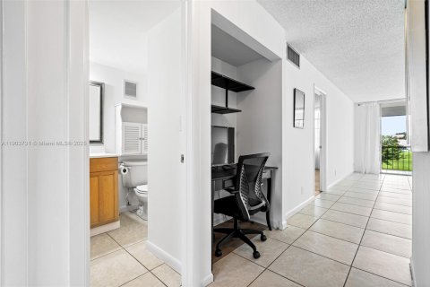 Copropriété à vendre à Pembroke Pines, Floride: 1 chambre, 74.32 m2 № 1954467 - photo 17