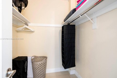 Купить кондоминиум в Санни-Айлс-Бич, Флорида 3 спальни, 154.68м2, № 1979970 - фото 12