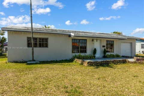 House in Miami, Florida 3 bedrooms, 82.13 sq.m. № 2033465 - photo 3