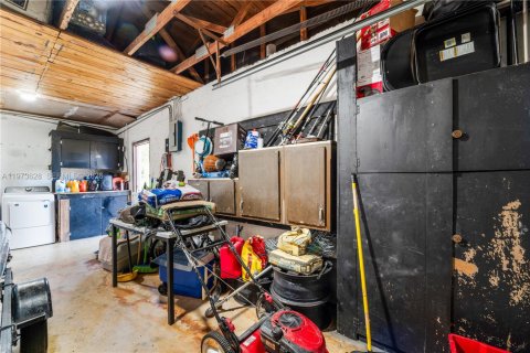 House in Miami, Florida 3 bedrooms, 82.13 sq.m. № 2033465 - photo 26