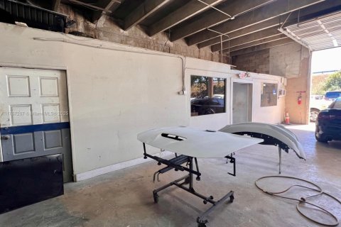 Immobilier commercial à vendre à Hialeah, Floride № 2090274 - photo 13