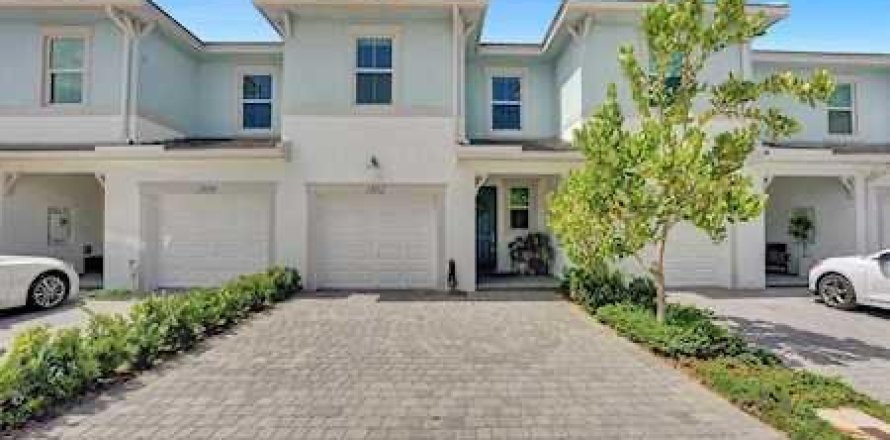 Adosado en Deerfield Beach, Florida 3 dormitorios, 175.59 m2 № 1178294