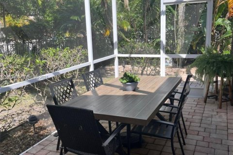 Villa ou maison à louer à Weston, Floride: 3 chambres, 125.14 m2 № 1977369 - photo 15