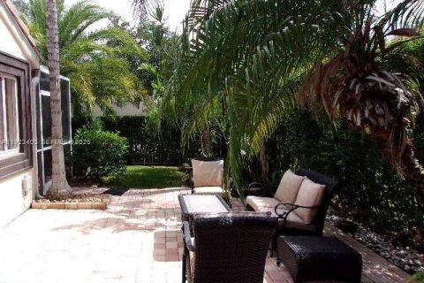 Villa ou maison à louer à Weston, Floride: 3 chambres, 125.14 m2 № 1977369 - photo 17