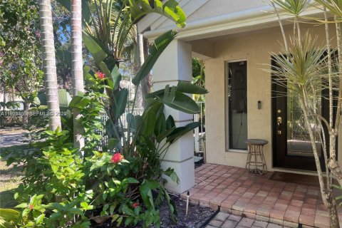 Villa ou maison à louer à Weston, Floride: 3 chambres, 125.14 m2 № 1977369 - photo 3