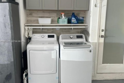 Villa ou maison à louer à Weston, Floride: 3 chambres, 125.14 m2 № 1977369 - photo 20