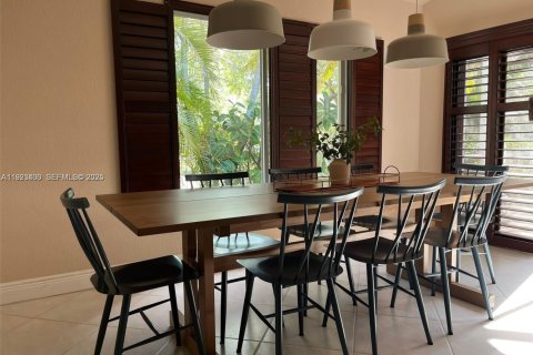 Villa ou maison à louer à Weston, Floride: 3 chambres, 125.14 m2 № 1977369 - photo 9