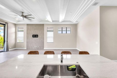 Villa ou maison à vendre à Port St. Lucie, Floride: 4 chambres, 212.65 m2 № 2087400 - photo 13