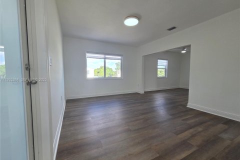 Casa en alquiler en Miami, Florida, 3 dormitorios № 1993555 - foto 7