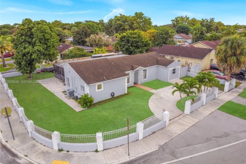 Дом в Хайалиа, Флорида 4 спальни, 149.67м2 № 2010276