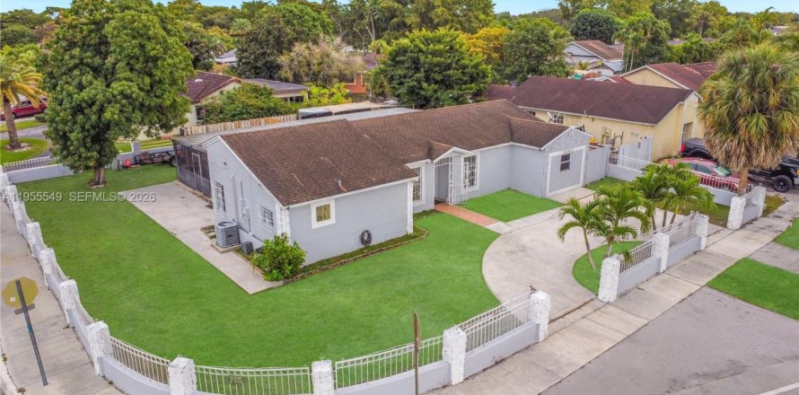 Дом в Хайалиа, Флорида 4 спальни, 149.67м2 № 2010276