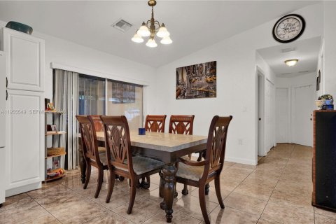 Купить виллу или дом в Хайалиа, Флорида 4 спальни, 149.67м2, № 2010276 - фото 13