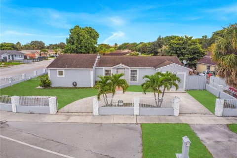 Купить виллу или дом в Хайалиа, Флорида 4 спальни, 149.67м2, № 2010276 - фото 2